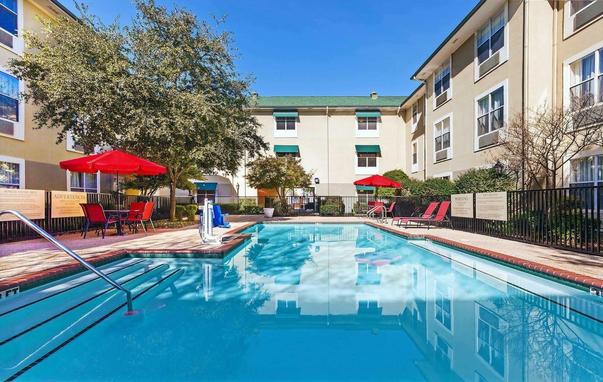 Candlewood Suites Dallas Market Center-Love Field By Ihg Exterior foto